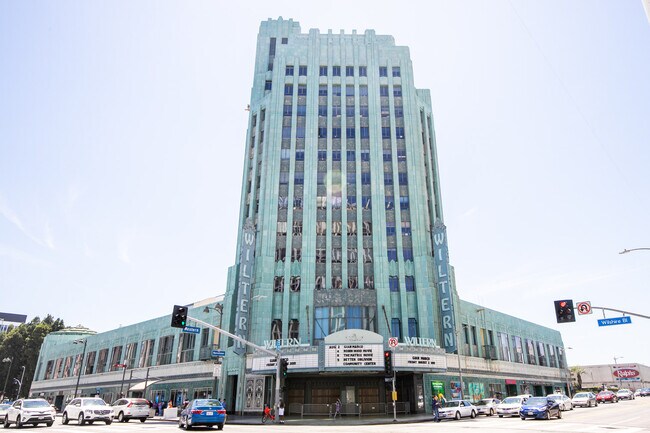 Building Photo - 136 S Virgil Ave