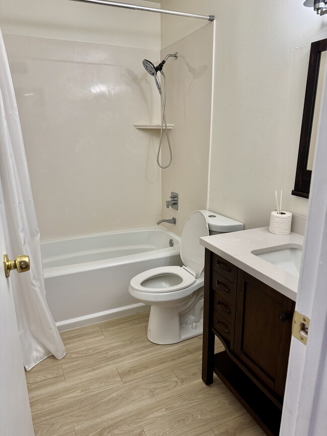 remodeled main bathroom - 4701 N 68th St