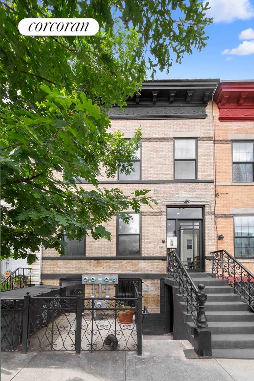 Building Photo - 127 Cornelia St