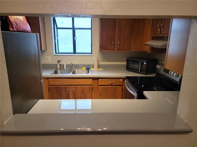 Building Photo - 2300 SW 43rd St