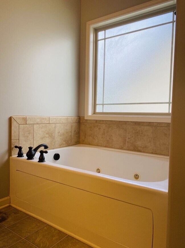 Building Photo - 1132 Chinook Cir