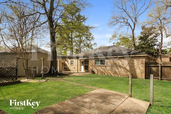 Building Photo - 3202 Holly Green Dr