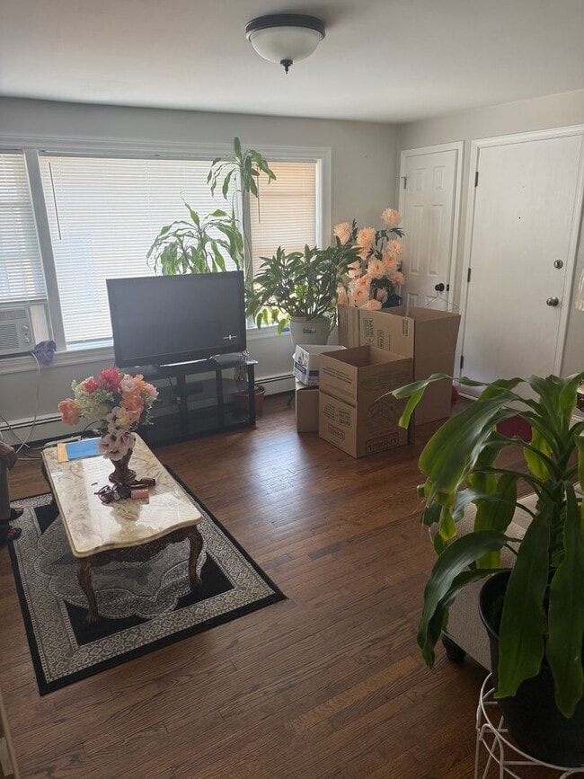 Building Photo - Spacious 2 Bedroom in Beverly