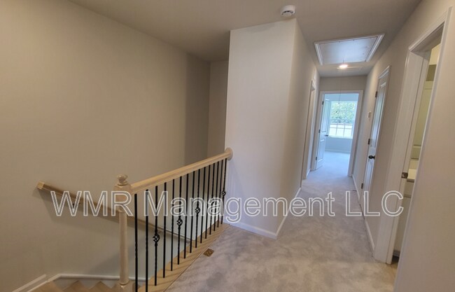 Building Photo - 15612 Country House St