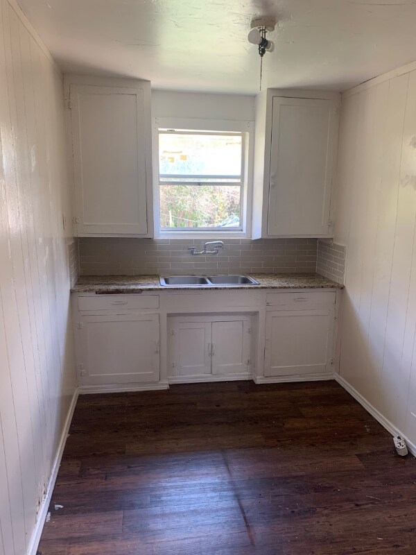 Building Photo - 1021 N 27th St