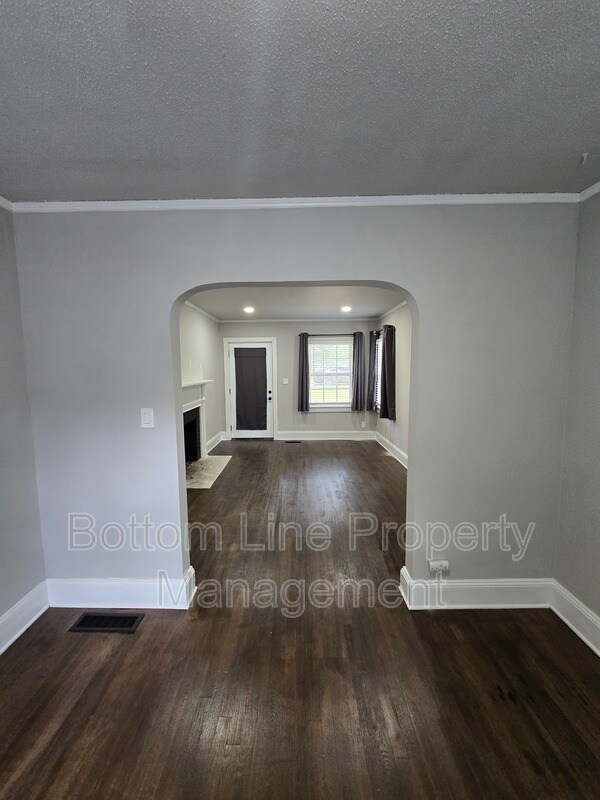 Building Photo - 5008 Doris Ave