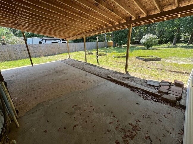 Building Photo - Pensacola - 2 bedroom, 2 bathroom w/ sunro...