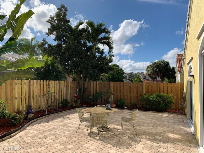 Building Photo - 3 br, 2 bath House - 202 Wedgewood Cir