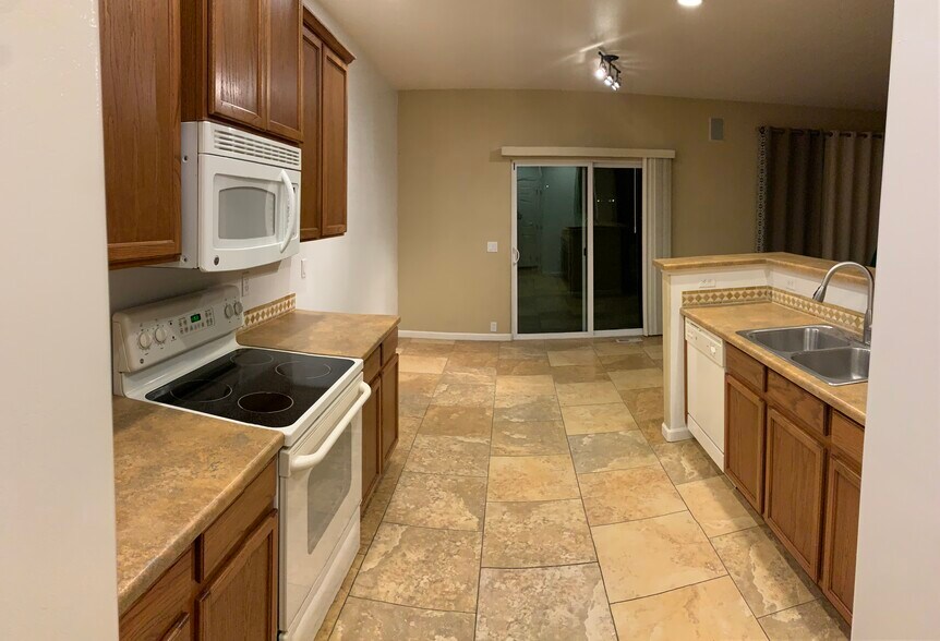 Building Photo - 11840 Bremen Pt