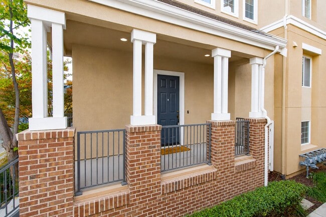 Building Photo - 1026 Aquamarine Terrace