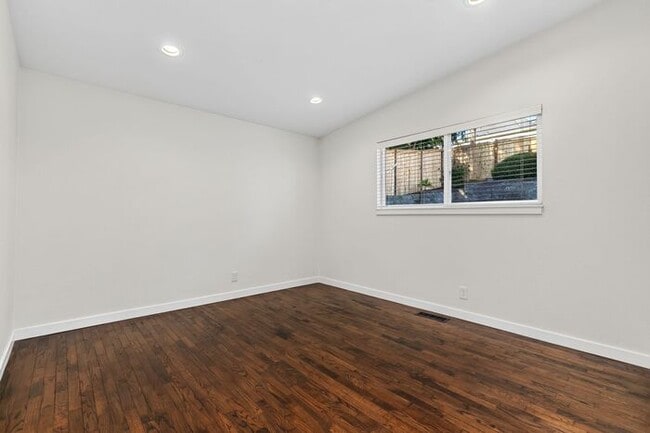 Building Photo - Charming and Cozy Air-Conditioned High Point Rambler (1st Month Free)