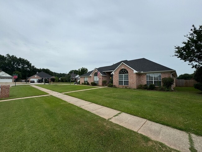 Primary Photo - Close to Barksdale Air Force Base...