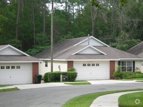 Building Photo - Eagle Point Villas