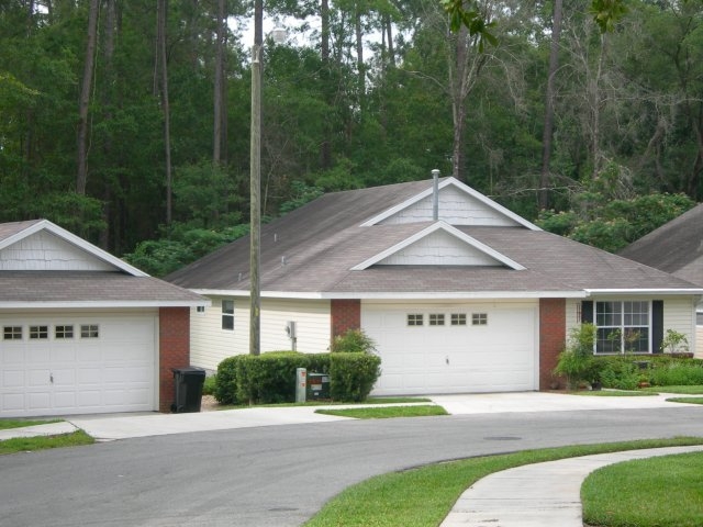 Primary Photo - Eagle Point Villas