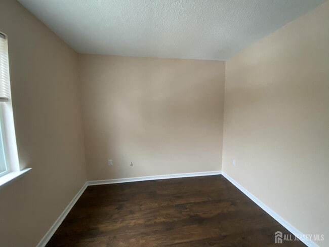 Building Photo - 9002 Tamarron Dr