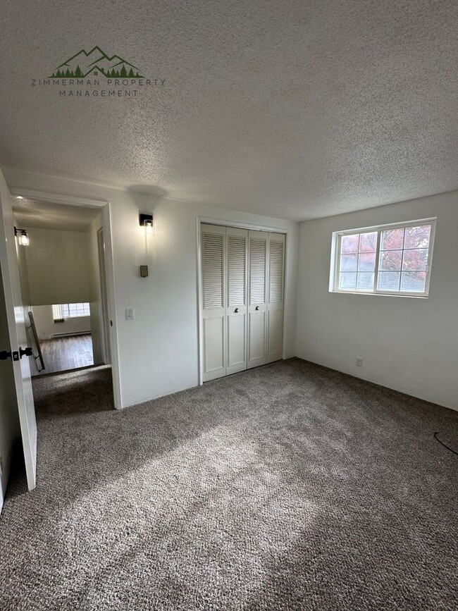 Building Photo - Coburg Beauty!! Renovated 3-bedroom, 2- ba...