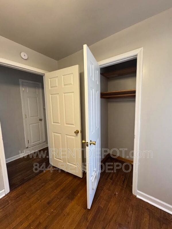 Building Photo - 1303 S St James Blvd