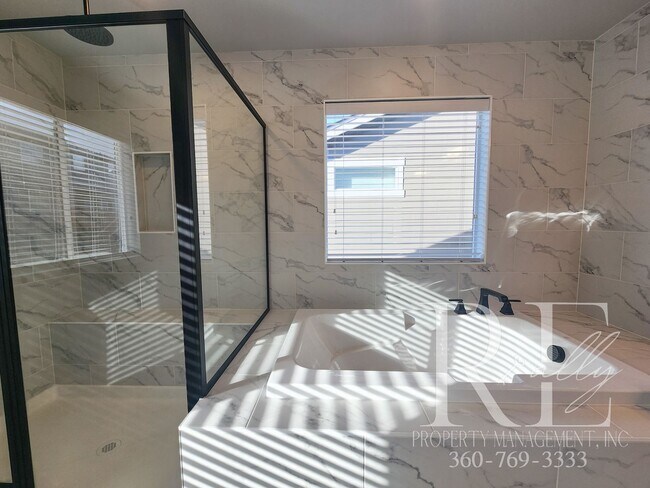 Building Photo - Elegant McCormick Woods Home with Spacious Layout & Modern Touches