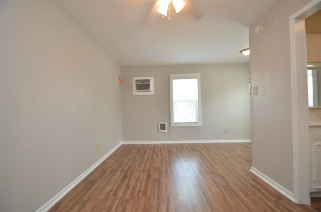 Building Photo - 1423 Hawthorne St