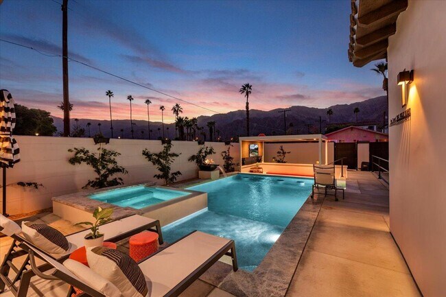 Building Photo - 51116 Avenida Mendoza