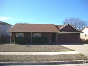 Building Photo - 412 Baumann Dr