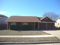 Building Photo - 412 Baumann Dr