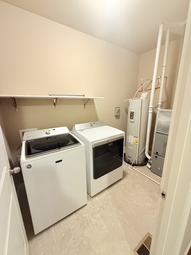 Building Photo - 257 Vela Pl