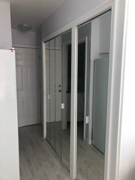 Building Photo - 2020 Lee Dr