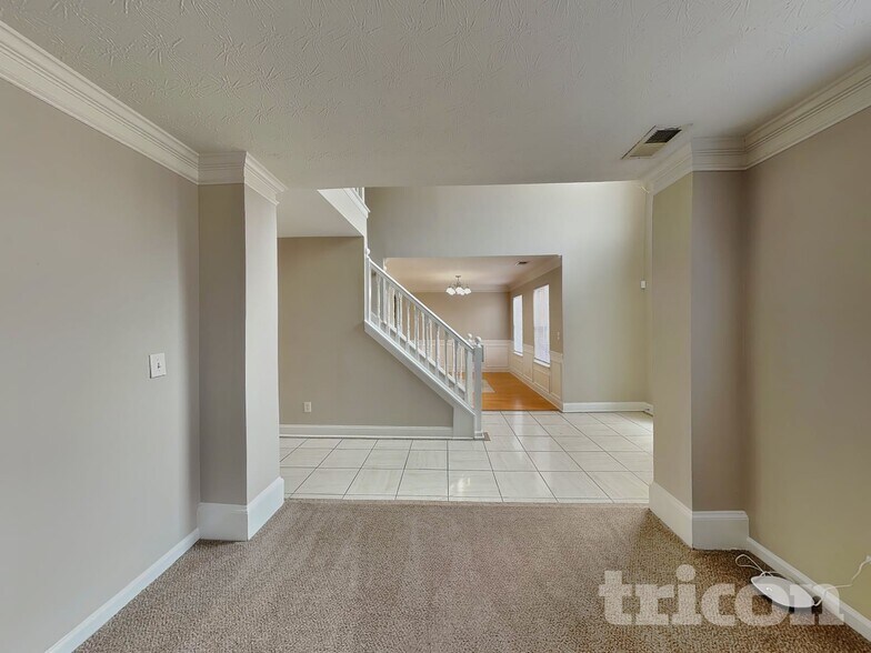 Building Photo - 636 Christina Pl