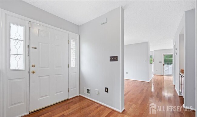 Building Photo - 32 Cabot Way