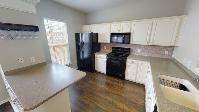 Building Photo - Double Master Townhome in South Park