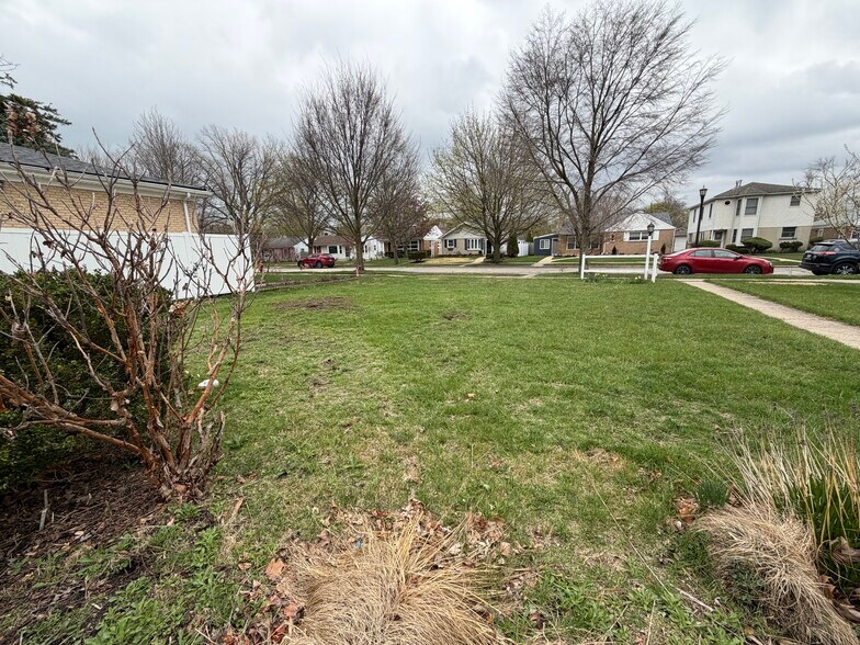 Building Photo - 2113 Seward St