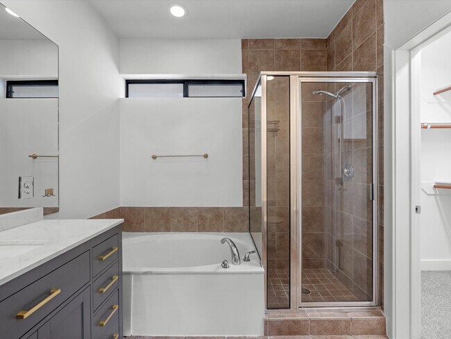 Building Photo - 4421 Eigel St