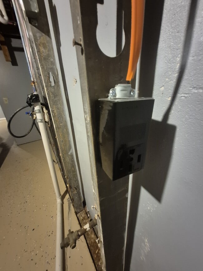 Building Photo - 1539 Comet Dr