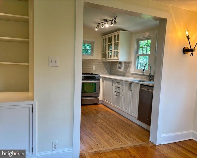 Building Photo - 155 Ridgeway Cir
