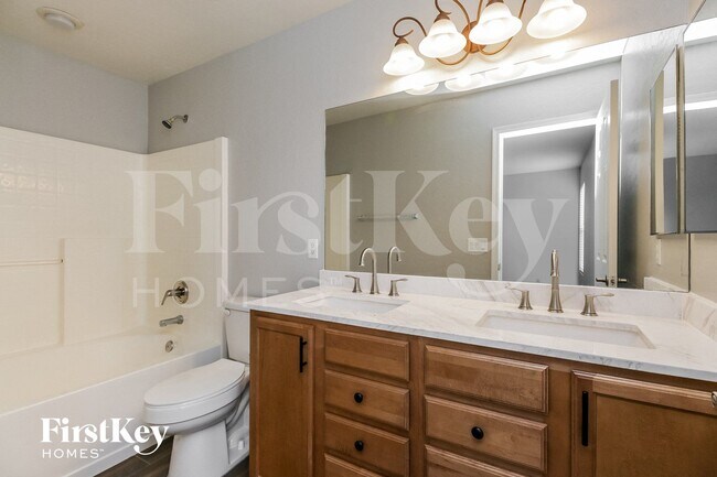 Building Photo - 2863 W San Carlos Ln