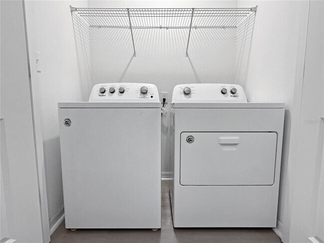 Building Photo - 959 Grandin St