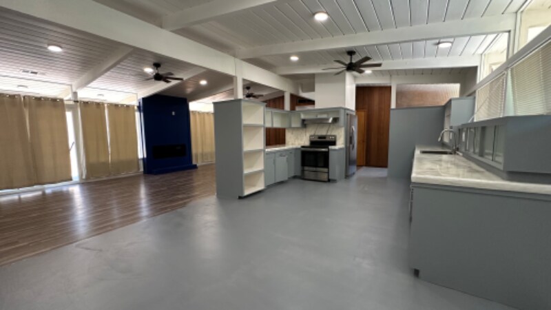 Building Photo - 1036 W Alamos Ave