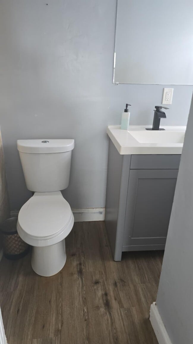 Building Photo - 220 Fleming Ave