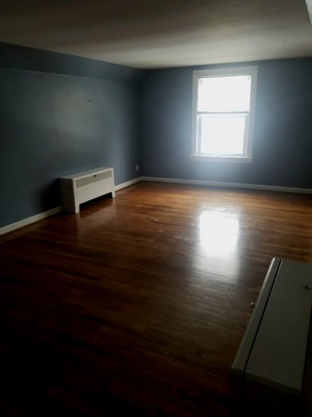 Building Photo - 6 Newton St