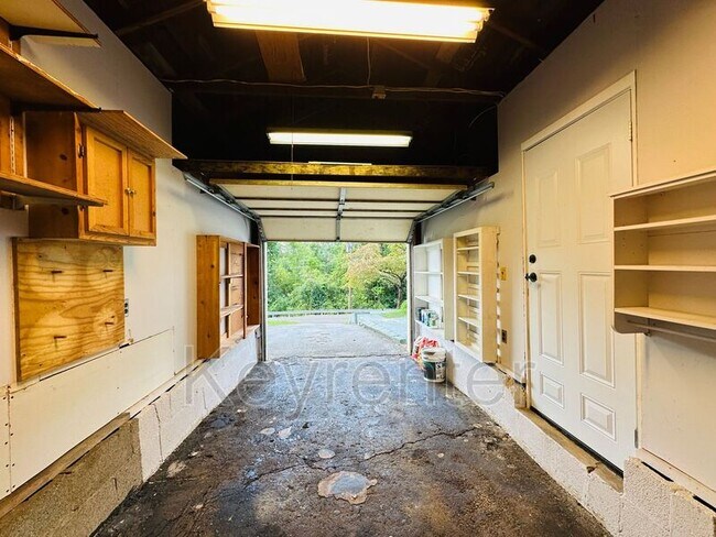 Building Photo - 800 Gertrude Ave