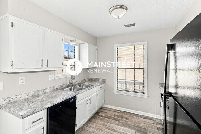Building Photo - 3 Bedroom Pet-Friendly Home in Memphis, TN with Main Street Renewal