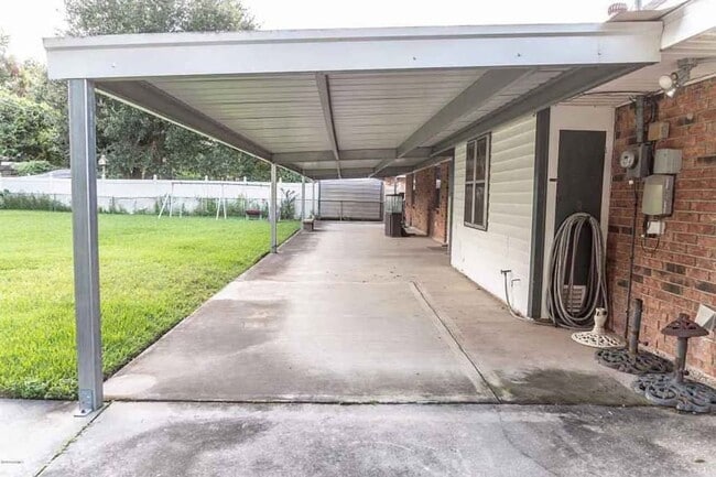 Building Photo - FOR RENT in LAFAYETTE!