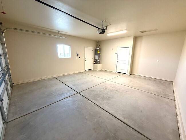 Building Photo - New Construction 3 Bed / 2 Bath Home with ...