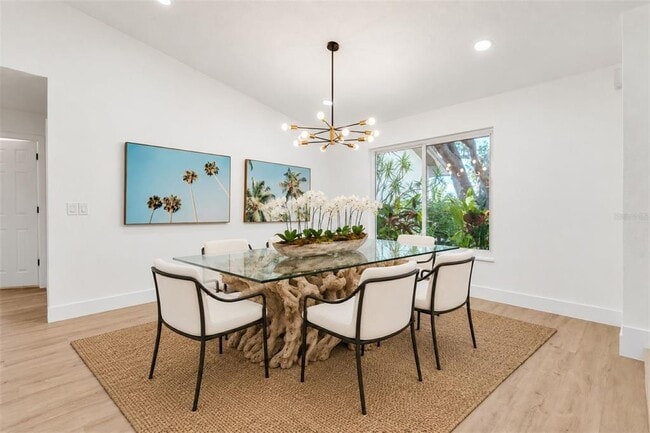 Building Photo - 630 Pinta Dr