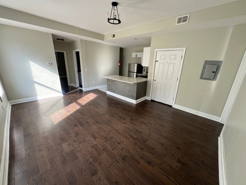 Building Photo - 495 Clinton Ave