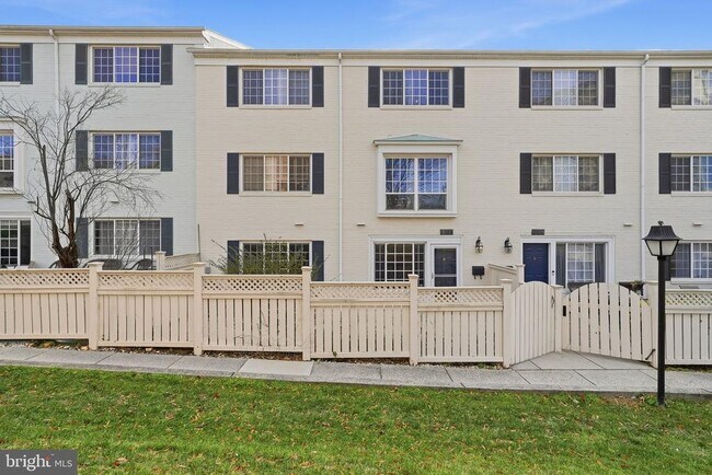 Building Photo - 1603 N Van Dorn St