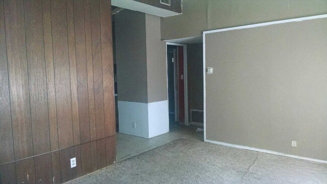 Building Photo - 206 Home Dr