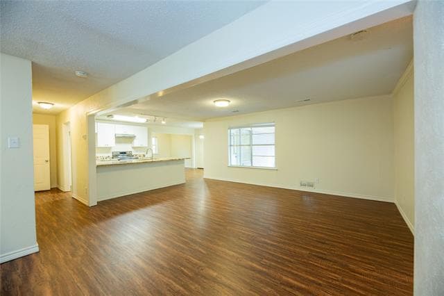 Building Photo - 501 Dogwood Dr