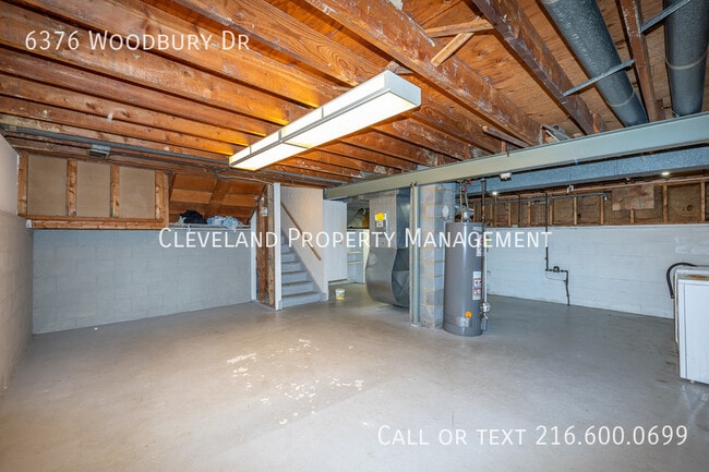 Building Photo - 6376 Woodbury Dr